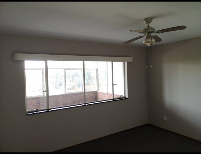 3 BEDROOM APARTMENT RENTED IN CLARENDON